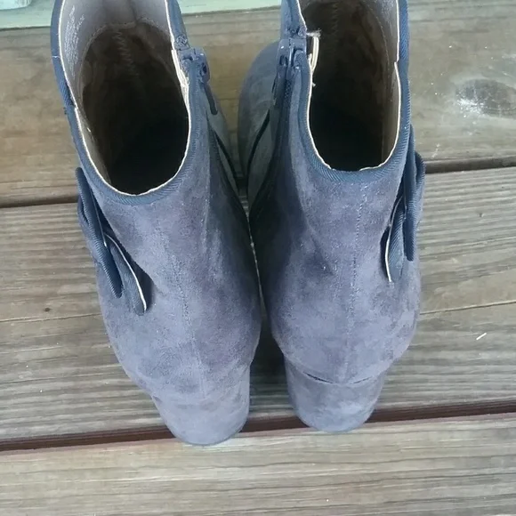 White Mountain Booties - Picture 6 of 6